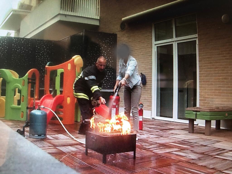 Formation pratique à la manipulation des moyens de lutte contre l’incendie